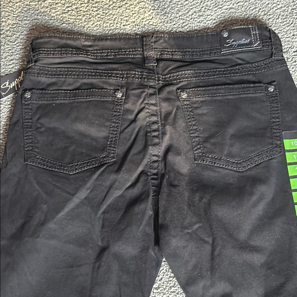 Union Bay Supplies Mila Modern Crop Black Pants. Size 10. - Picture 7 of 12